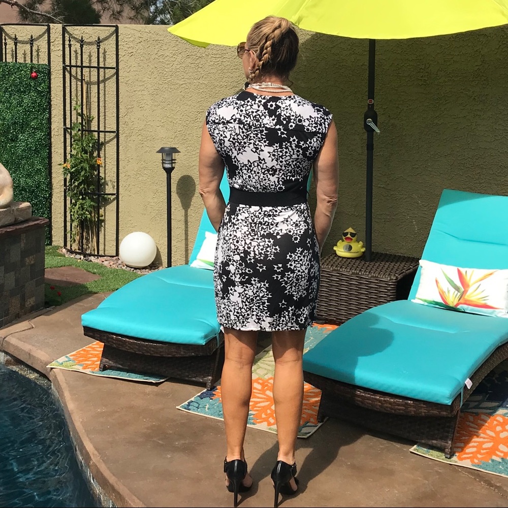 DVF 100% silk print Mini Dress - Picture 4 of 8